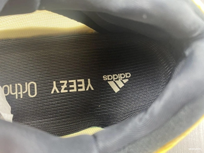 Mono HP5425 V3 700 Safflower Adidas Yeezy 1203